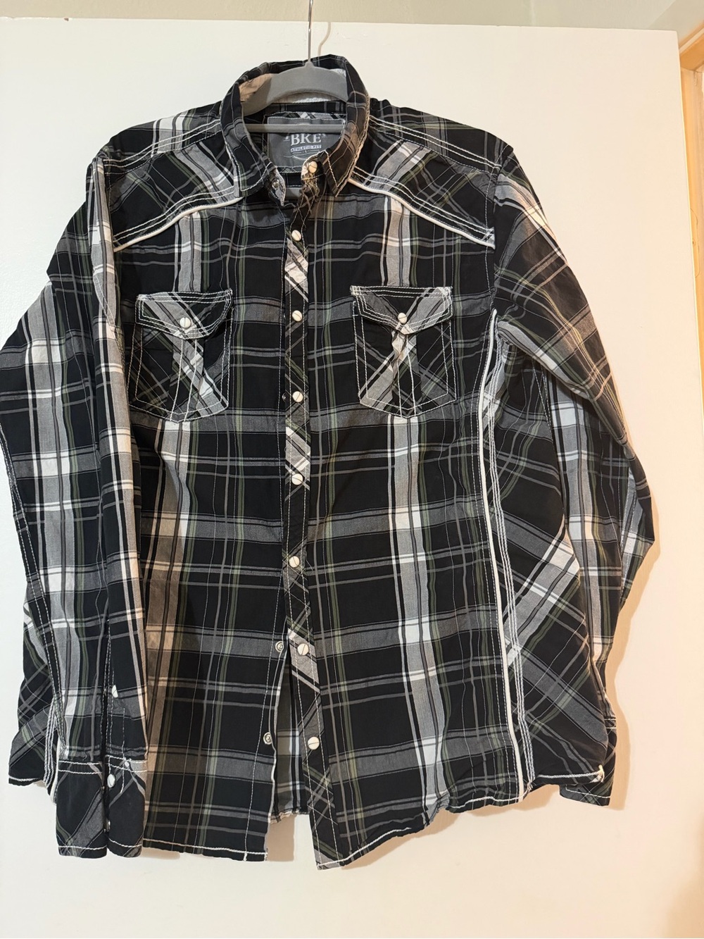 BKE Athletic Fit Men’s Black Plaid Pearl Snap Button Up Shirt